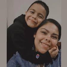 Esme Lemus (@esmeraldanoemilemusalvizures) • Facebook