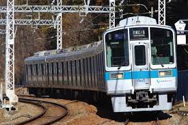 小田急で1000形のワイドドア車のみに残る妻窓の構造とは 鉄道 写真 小田急 鉄道