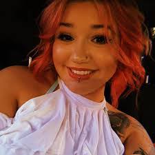 Katelyn Albright's Instagram, Twitter & Facebook