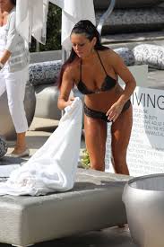 Jersey Shore: Pauly D Claims MTV Has Footage Of Cast Hookups