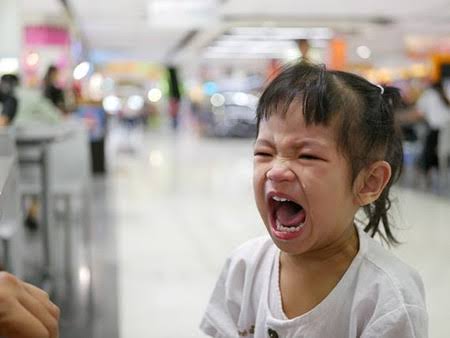 Trẻ ăn vạ - Tuyệt chiêu xử lý dành cho cha mẹ khi bé ăn vạ
