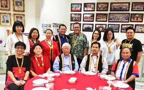 Penultimate schwa in *təbu 'sugarcane' is reflected with i in hliboi, a in sungkung, biatah, and. Dbna Dayak Bidayuh National Association Page 14 Dayak Bidayuh National Association