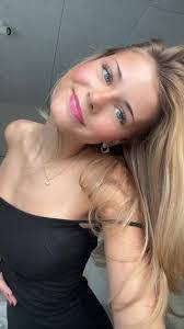 Ginger Dees's Instagram, Twitter & Facebook