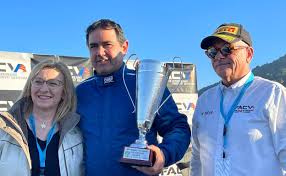 Carlos Archiles gana la 48ª Subida al Garbí y se proclama Campeón de  Montaña de Monoplazas