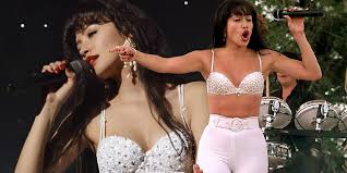 Please read and follow the rules before posting, please. How Netflix S Selena Show Compares To Jennifer Lopez S Movie