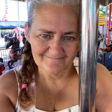 What are some tips and food recommendations for a trip to Kings Island?