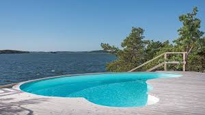 On va remblayer avec la terre de l'excavation : Piscine Haricot Celine Le Modele Arrondi Elegant Piscines Waterair