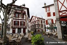 Centre Ville De Saint Jean De Luz Pays Basque Ville De Saintes Endroit Paradisiaque