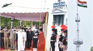 Skipper joe root was left stranded on 180* as james anderson was. Fx899ppzaimzsm