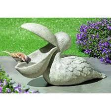 Vogeltranke Pelikan Aussergewohnliche Gartendeko Und Perfekter Rastplatz Fur Finken Meisen Co Ton Kunst Gartendekoration Garten Deko