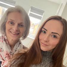 Helena Fagan's Instagram, Twitter & Facebook