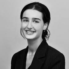 After three years at University of Warwick and an intercalated work  placement at FleishmanHillard EU in Brussels, I am very proud to annonce I  was awarded a First Class Honour