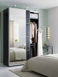 Dressing Penderie A Porte Coulissante Miroir Dans La Petite Chambre A Coucher Chambre Design Armoire Ikea Armoire Chambre