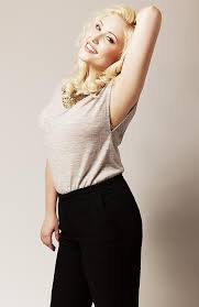 Hayley hasselhoff and david hasselhoff at celebrity catwalk for charity benefitting animal rescue. There S More To Hayley Hasselhoff Than Her Famous Father Here S The Proof Onya Magazineonya Magazine