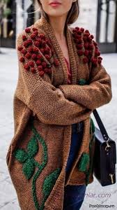 2019 Yun Hirka Modelleri Kahverengi Salas Ponponlu Islemeli Kiyafet Kombinleri Kendin Yap Moda Hirkalar Moda Stilleri