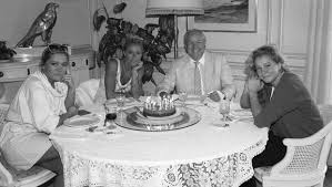 Marine le pen charged over european parliament expenses scandal. Photos Et Videos Marine Le Pen Dans Sa Jeunesse Linfo Re France Politique