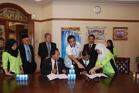 Ali dan ketua pegawai eksekutif tnb, datuk ir. Waktu Solat Malaysia Waktu Solat Dot Net