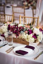 Orchideen Tischdeko Bezaubernder Blickfang Fur Hochzeit Und Alltag Hochzeit Weinkisten Hochzeitsdekoration Tischdekoration Hochzeit