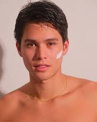 Kyle Akin's Instagram, Twitter & Facebook