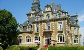 It is originally from the roman era, but has been rebuilt several times. Citadelle De Namur