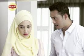 Dengan gabungan penampilan unit tindakhas (utk) dan barisan pelakon seperti zul ariffin, izara aishah, fazura, farid kamil, azad jazmin, iedil putra serta penampilan khas dato' hans isaac, fatimah abu. Zul Ariffin Terlampau Sweet Sampai Fathia Jadi Malu Mynewshub