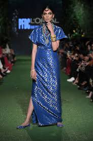 This weekend is the famous new york international bridal week at the piers. Night Two Of Pakistan S Bridal Week Reveals Trends For Wedding Season Arab News