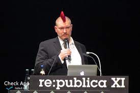 Stattdessen sollte die politik mehr regulieren. Sascha Lobo Neue Freundin Alles Uber Check App