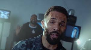 Lisa Foo's Instagram, Twitter & Facebook