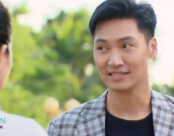 Ở cuối tập trước, nam (phương oanh) đến nhà long (mạnh trường) bàn giao công trình và bất ngờ phát hiện ra bà dần (nsnd như quỳnh) nằm bất tỉnh.trong hương vị tình thân tập 76 lên sóng tối nay, nam đưa bà dần vào viện cấp cứu và bất đắc dĩ phải gọi điện báo cho gia đình long. 5xs65gd5ivcdvm
