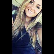 Molly Gordon (@CountryMolly)