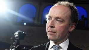Huhtikuuta 1971 tampere) on suomalainen poliitikko ja perussuomalaisten puheenjohtaja. Jussi Halla Aho Olemme Vaalipaivan Puolue Verkkouutiset Fi