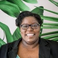 Stephanie Kennard's Instagram, Twitter & Facebook