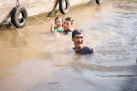 Tuy nhiên, ở phần 5 này, lý hải mang đến một bộ phim hành động, giật gân với bối cảnh sông nước miền tây thu hút nhiều sự chú ý. Máº¡c VÄƒn Khoa RÆ¡i NÆ°á»›c Máº¯t Khi Biáº¿t Tin Láº­t Máº·t 48 H Co Lá»‹ch Ra Ráº¡p Bao NgÆ°á»i Lao Ä'á»™ng