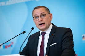 Katastrophe“, „Mißbrauch“: Steinmeier-Rede zur AfD sorgt für massive Kritik