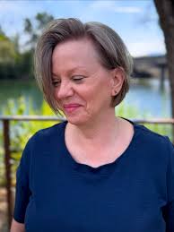 Let's talk black box dye. Listen, I'm never going to tell you what to do  with your hair. It is your hair, your choice. HOWEVER, my beautiful client  here is a perfect