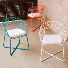 With a charming vintage appearance and hard wearing properties, these high stools are ideally suited for both home and commercial use. Soleil Metal Outdoor Bistro Chair