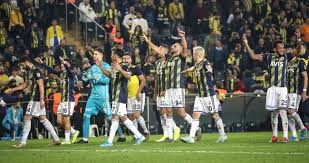 Kadıköy'de fenerbahçe'ye galibiyeti getiren golleri penaltıdan max kruse, ozan tufan ve vedat muric attı. Fenerbahce 3 1 Besiktas Kadikoy De Tsunami Son Dakika Spor Haberleri