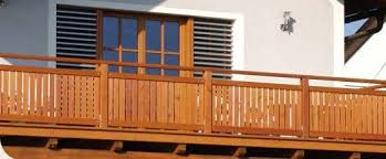 Balkongelander Aus Larchenholz Terrassen Gelander Gelander Treppe Larchenholz