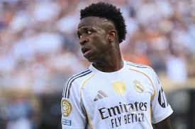 Real Madrid se preocupa com má fase de Vinicius Júnior e tenta se livrar de Rodrygo, diz jornal - Estadão
