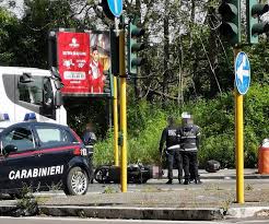 Per questo il gip di roma ha escluso l'aggravante dell'alterazione psicofisica dovuta all'uso di sostanze stupefacenti. Incidente Viale Jonio Oggi Muore Un Uomo Su Scooter Travolto Da Un Camion