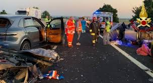 Tutti i post taggati incidente a1. Grave Incidente Sull Autostrada A1 Il Sinistro E Costato La Vita A 4 Persone Di Cui 2 Bambini Radiosienatv