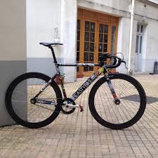 regram jeys aka tortue geniale morning ride beastybike official ride aventon miche lookcycle reynolds duraace fix look cycle bike shop bike