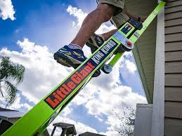 The little giant® king kombo™ is the pinnacle of ladder technology, offering a variety of features that make your ladder safer and more versatile than ever. Little Giant King Kombo 3 In 1 Extension Ladder Pro Tool Reviews