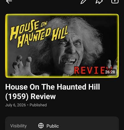 House on Haunted Hill came out 26 years ago this week! It was a lot of fun  to be in a spooky movie for the Halloween season. Here I am with Geoffrey