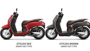 Sekarang sudah ada 2 generasi honda scoopy dan yang terbaru telah diluncurkan pada tahun 2017 dengan membawa berbagai perubahan pada sektor kaki kaki headlamp. 4 Varian Honda Scoopy Sporty Stylish Fashion Dan Prestige