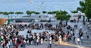 Jun 02, 2021 · forumalternativo chiede le dimissioni di borradori e valenzano rossi alla luce delle rilevazioni del sindacato unia, secondo cui la decisione della demolizione dell'ex macello è stata presa. Molinari In Piazza Intonano Un Coro Contro Borradori Ma Per Ora Non Ci Sono Problemi Ticinolibero