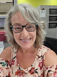 This lady wants the 2nd picture done How would yall go about this color the  first picture is how her hair is now (faded 5RRV color )