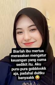 Un-boxing sekarang yuuk!" "Nggak mau! Takut sakit." "Apanya yang sakit?  'Kan cuma un-boxing kado... jangan-jangan kamu minta di un-boxing beneran!"  ******* "Ta-hu bulat … digoreng dadakan … h4rga dua ribuan … lezat