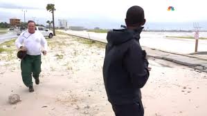 Aug 29, 2021 · it's still expected to make landfall in southeast louisiana sunday evening, around 7 p.m., as a major hurricane with winds in excess of 130 mph. Rlzgx8j1dbyn8m