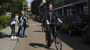 Dutch prime minister mark rutte spilled his coffee as he entered the dutch parliament building before taking it upon himself to mop up the spillage. Issues On The Table Possible Curfew Support Packages And Reopening Of Schools Nl Times